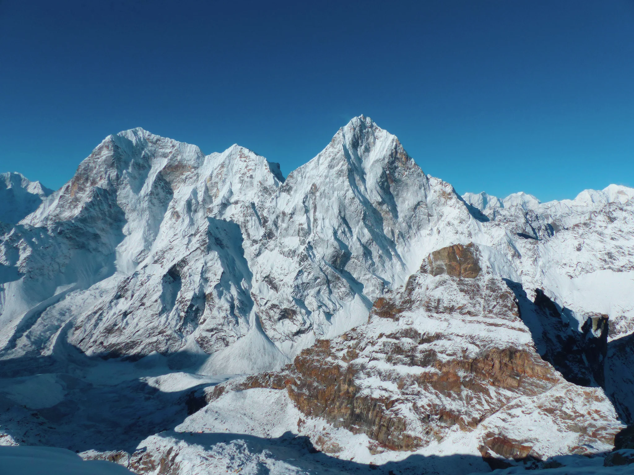 LOBUCHE EAST EXPEDITION